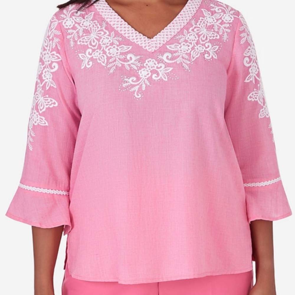 🌸NWT Alfred Dunner Petite Medium Peony Pink Paradise Island Embroidered Blouse🌸